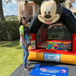 Piscina de Bolinha Inflvel  do Mickey